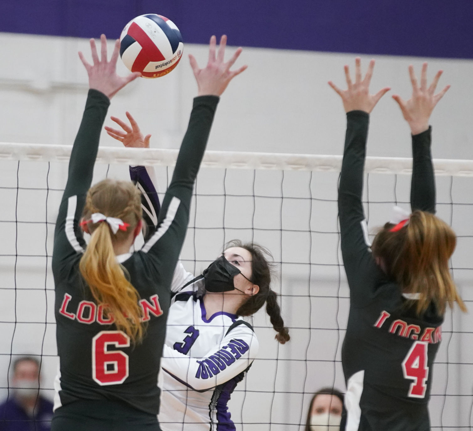 La Crosse Logan at Eau Claire Memorial volleyball